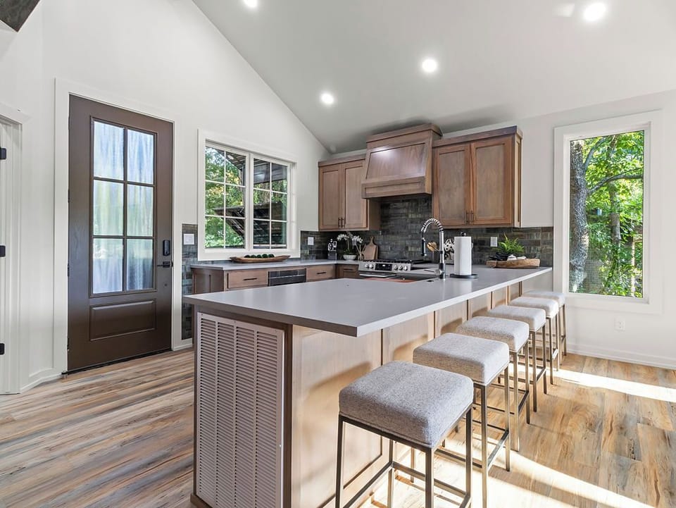 Eat in kitchen