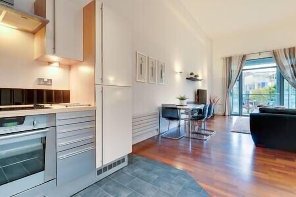 Open plan layout perfect for socialising 