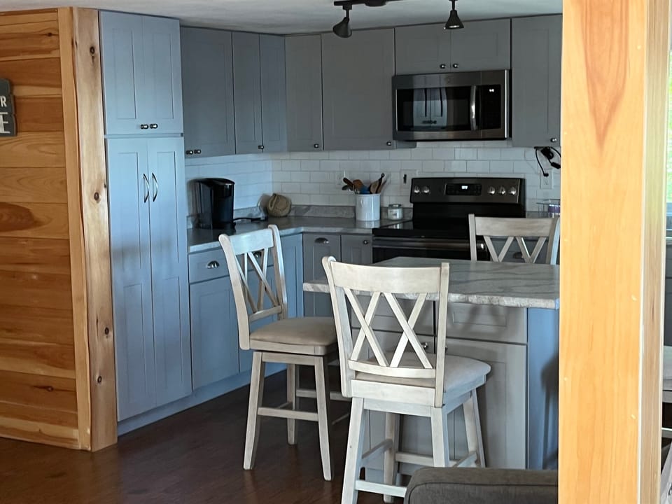 Eat in Kitchen isalnd or dining area.