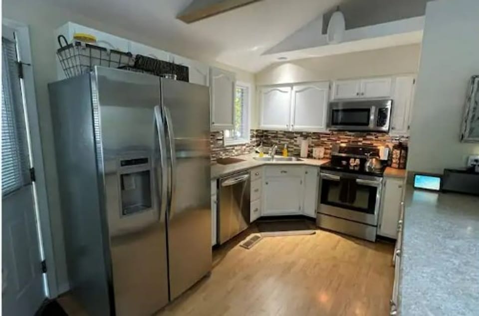 Fully Equipped Modern Kitchen