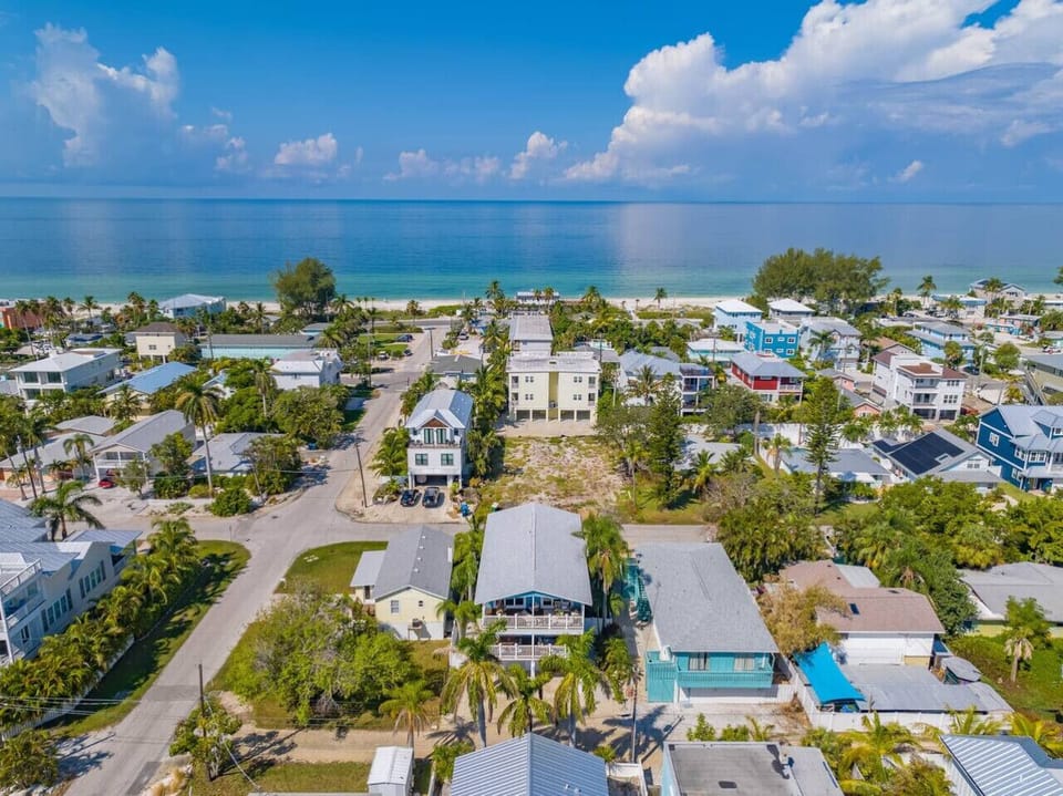 2203 Ave B aerial showing walk to beach