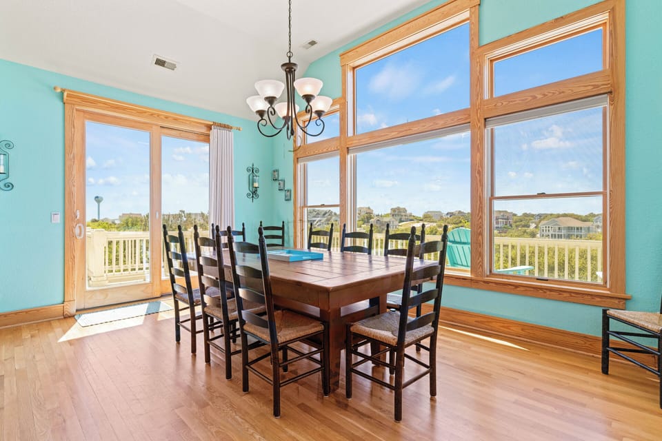 Dining Area - Top Level