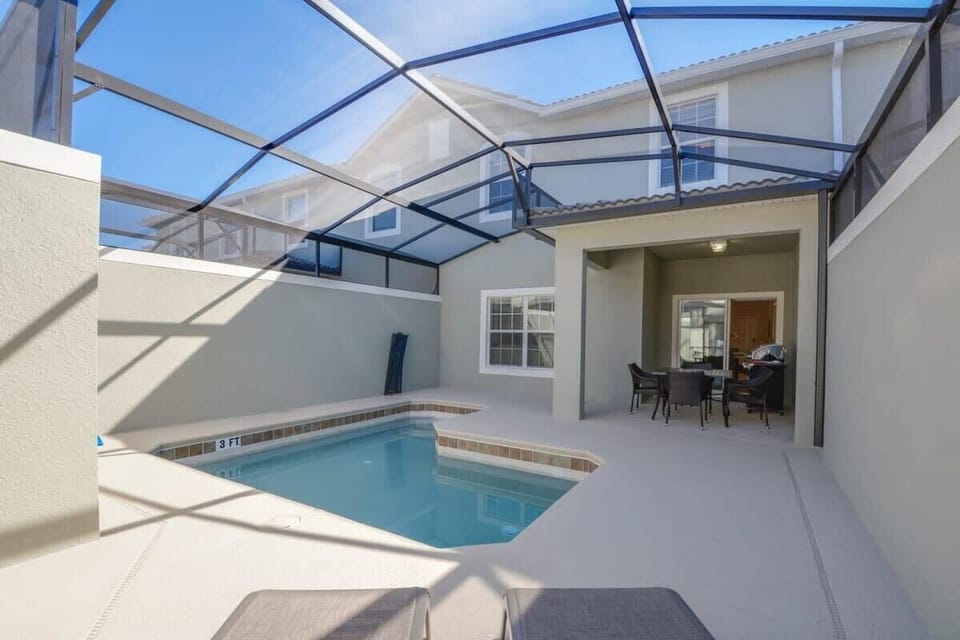 Private pool
