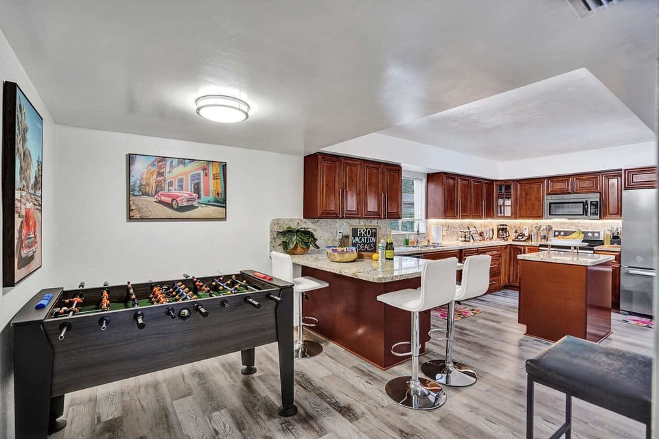 Prepare gourmet meals in style and challenge your friends to an epic Foosball tournament in our spacious and aesthetically pleasing kitchen.