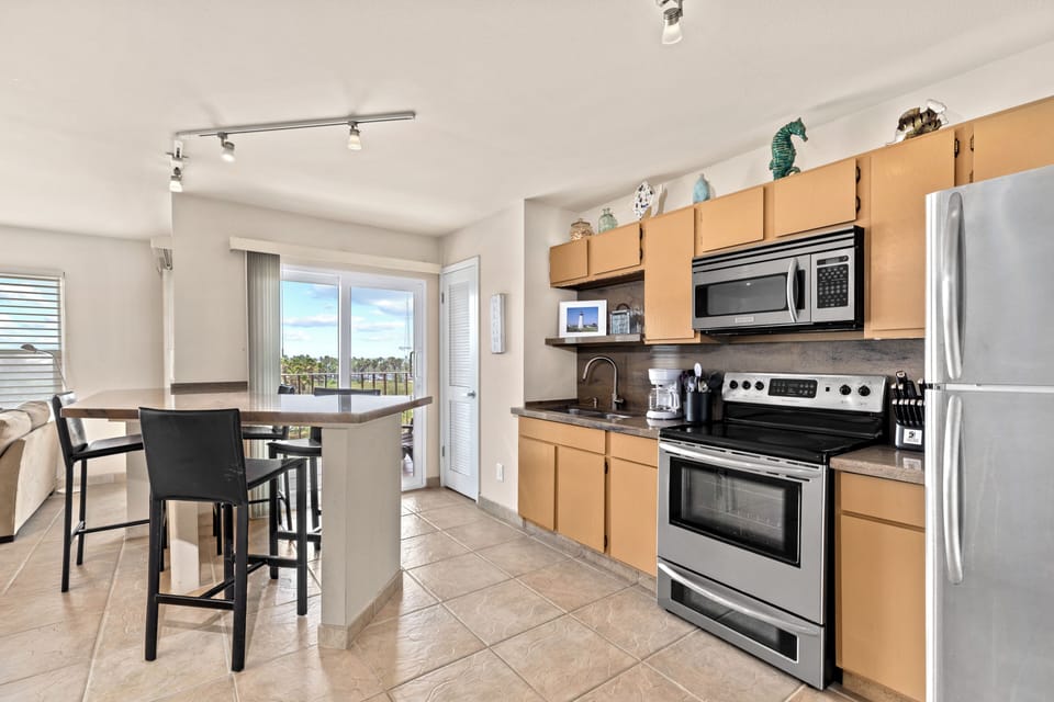 Kitchen/Dining Area