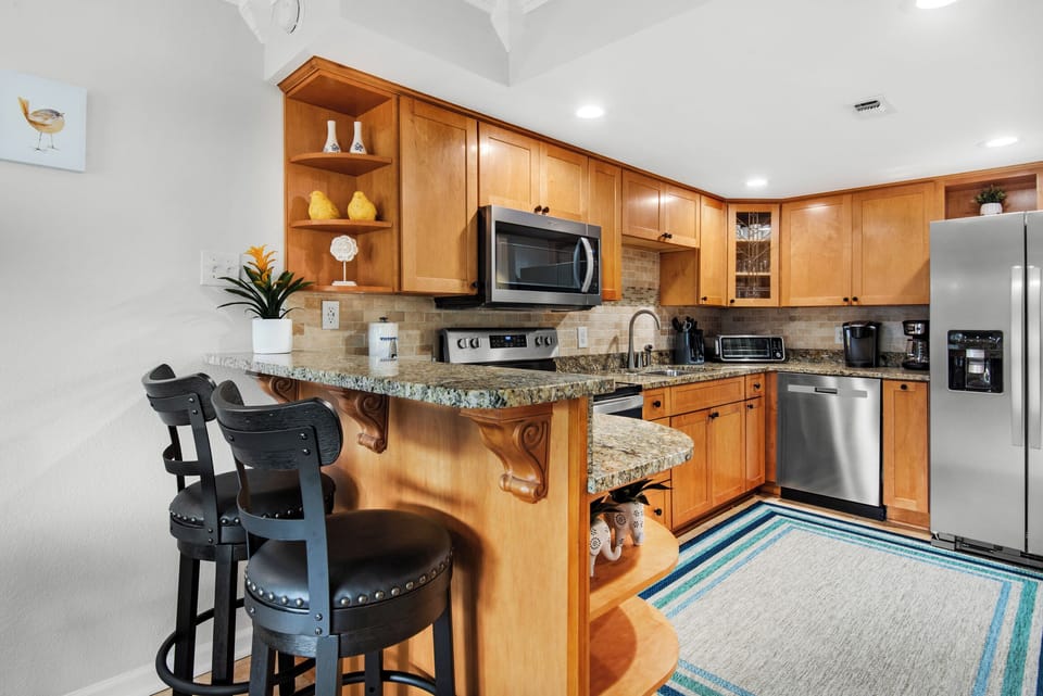 Kitchen with eat-in bar seating