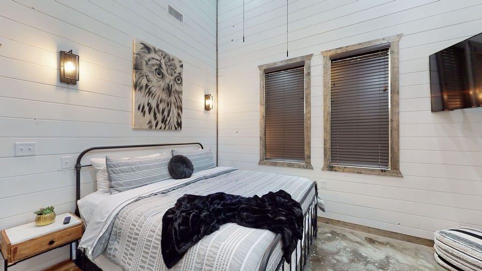 Placid-Pines-Bedroom