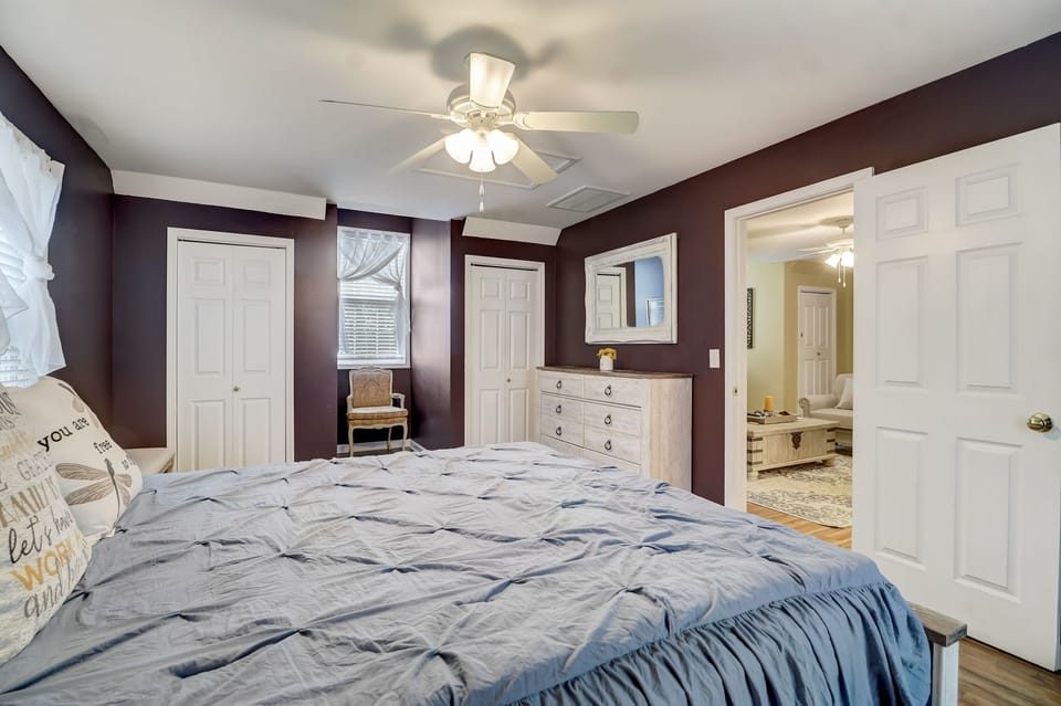 Spacious Queen Bedroom