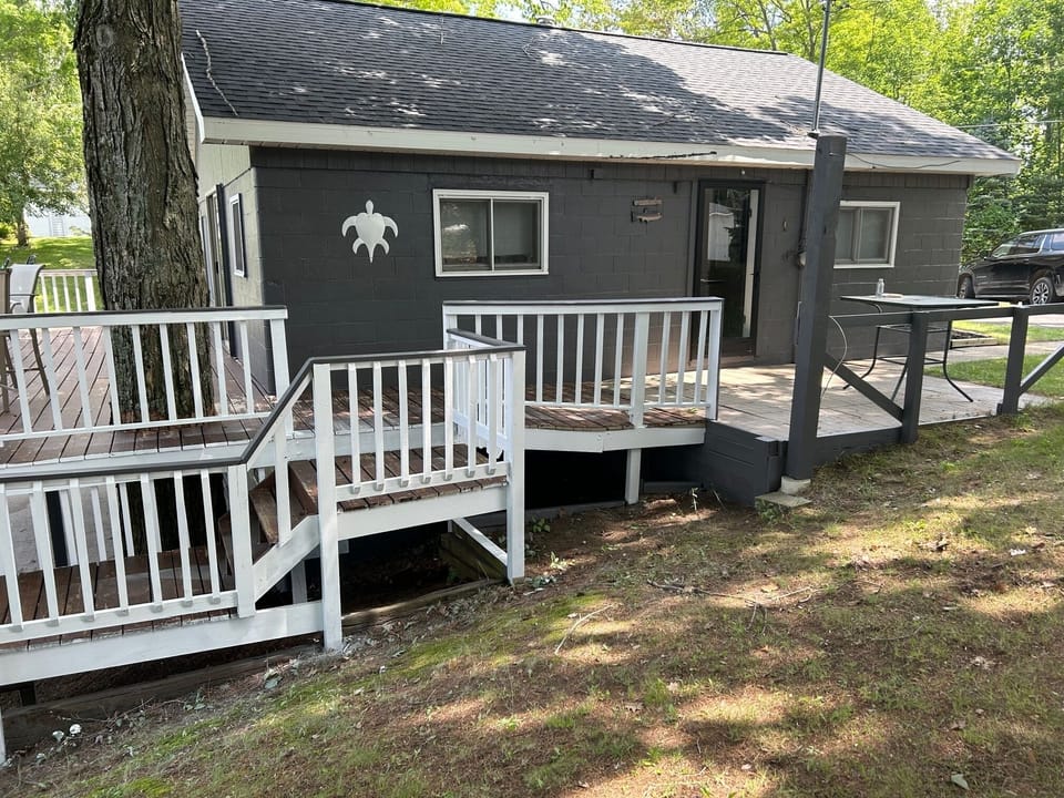 North Lake Inn! Cottage on the lake!