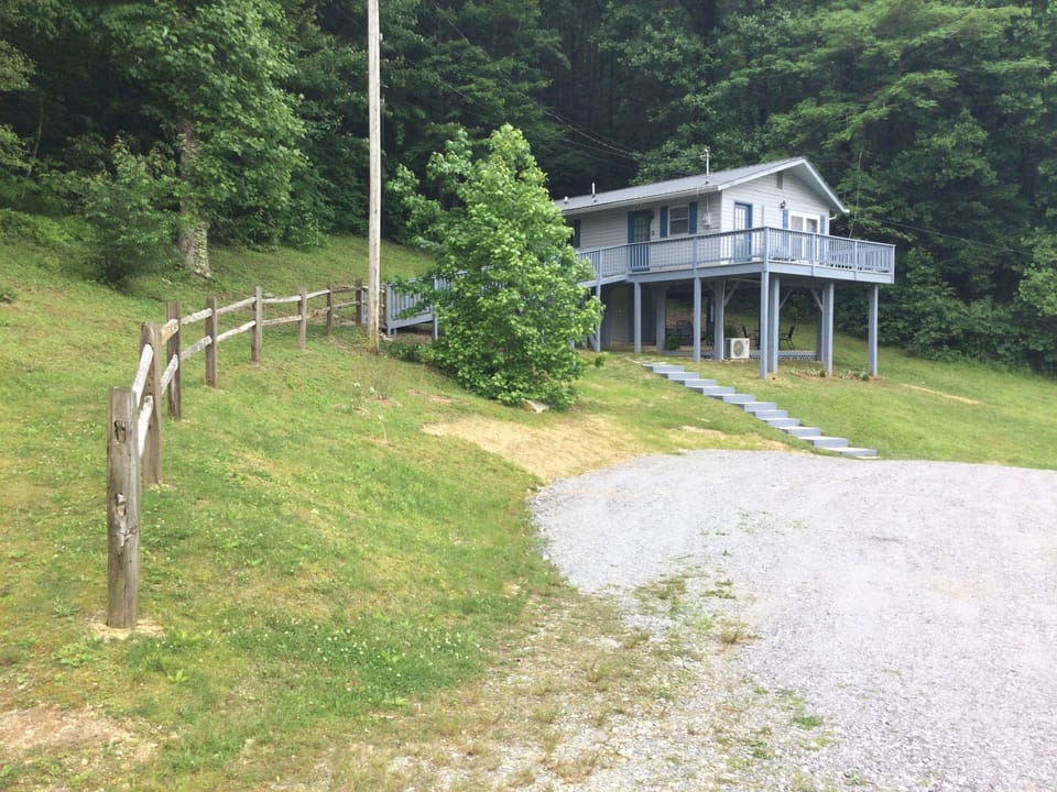 Outside view with access ramp and railing