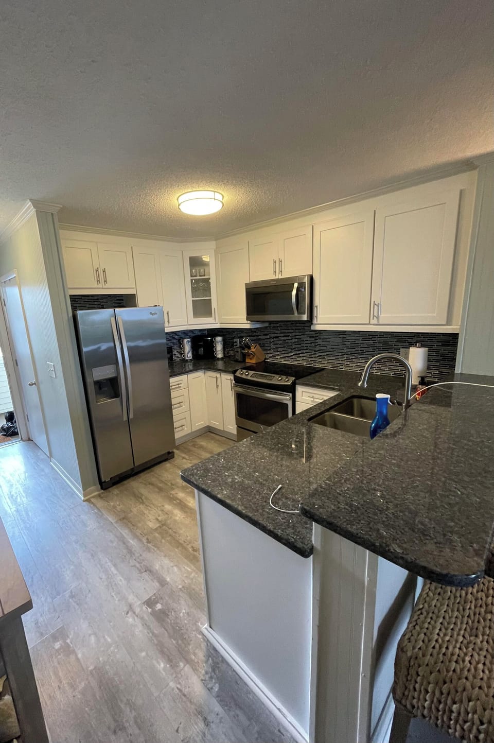 Full kitchen 