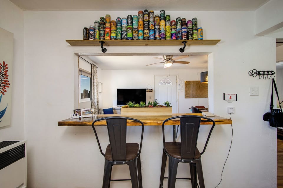 Bar area in kitchen