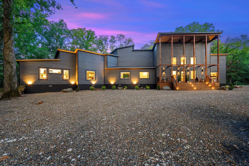 Welcome to Three Chimneys Cabin! 