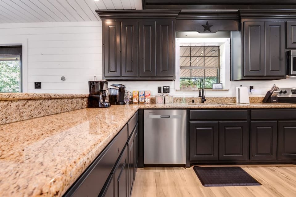 Complimentary coffee bar with Keurig and regular coffee pot.