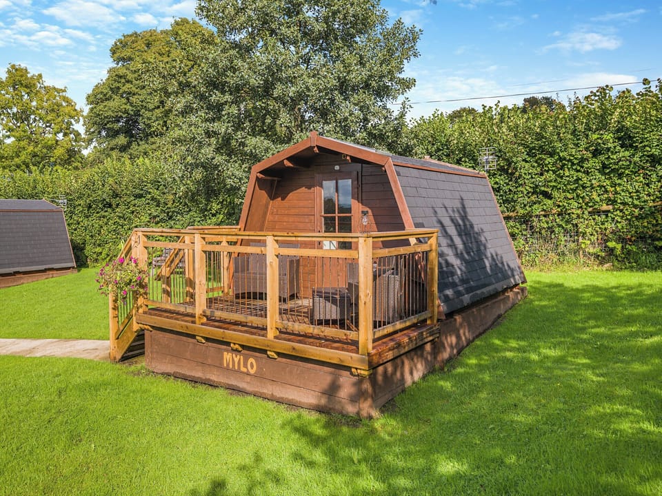 Exterior | Milo - Hengenin Holidays, Llandyfan, Ammanford