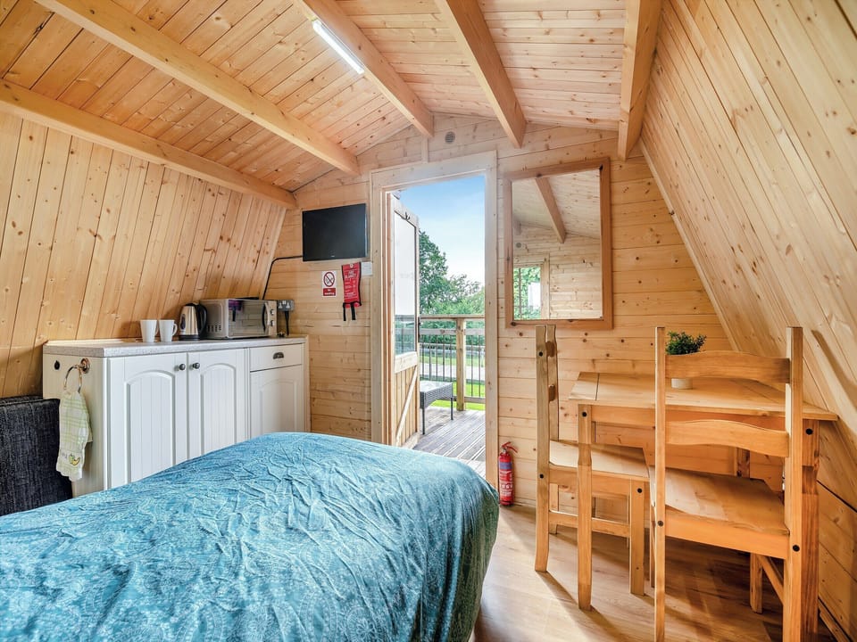 Open plan living space | Milo - Hengenin Holidays, Llandyfan, Ammanford