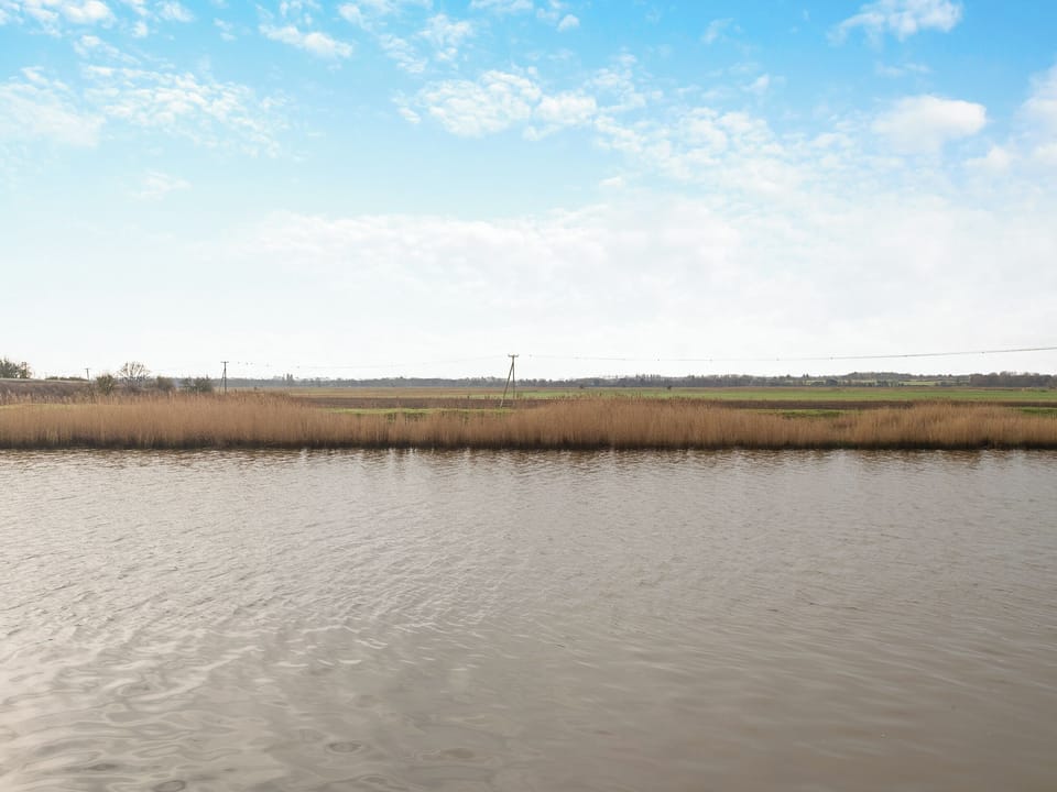 Surrounding area | Ship Cottage - Rose and Ship Cottage, Reedham
