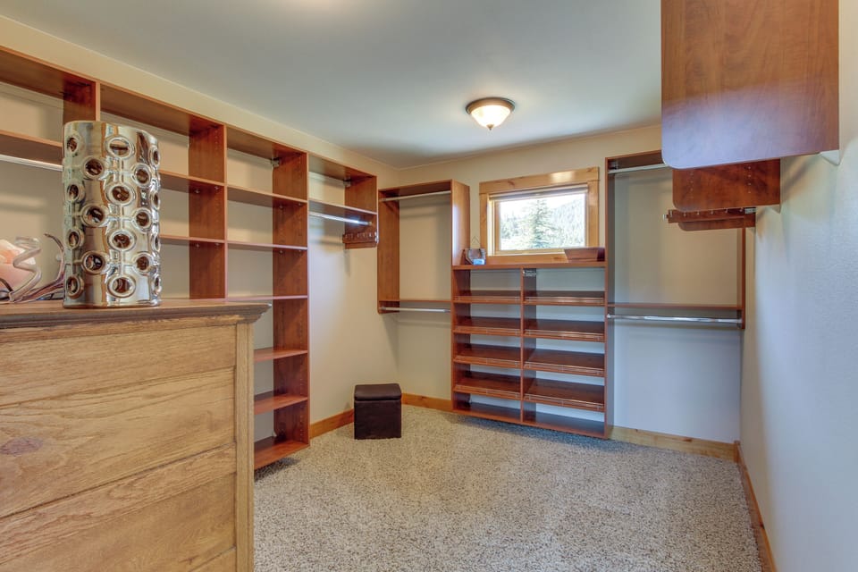 Walk-In Closet | Hangers | Iron/Board