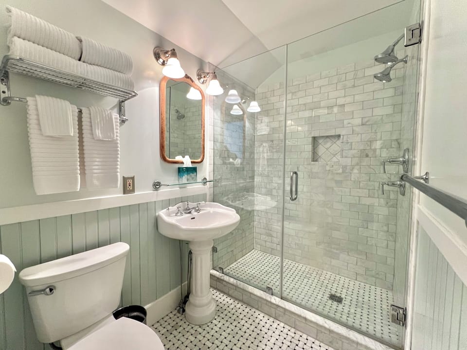 2nd Floor bathroom.