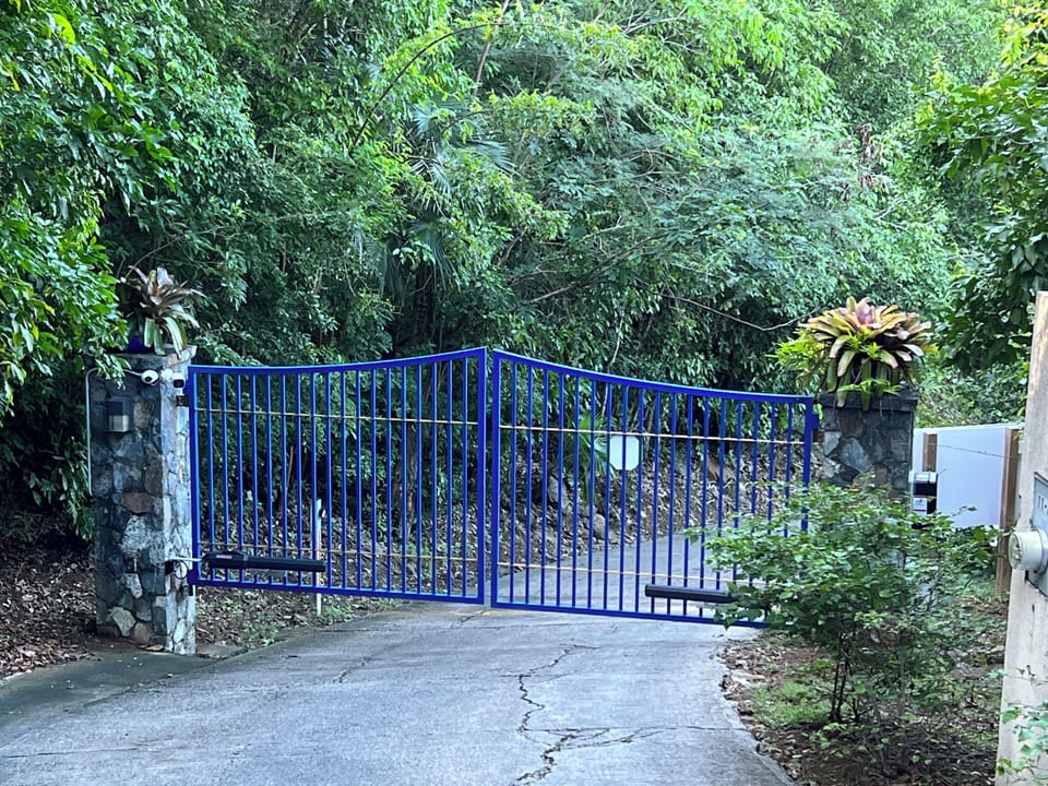 Private/gated community in exclusive Peterborg area...1.3 miles to Magens Beach