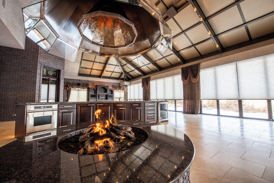 Stunning central open fireplace
