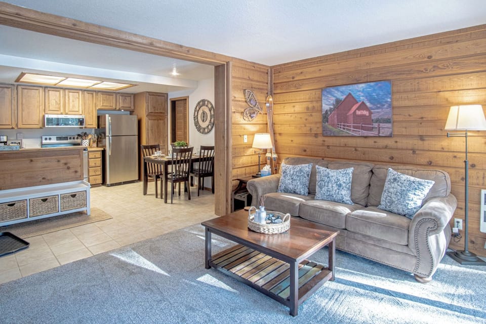 Pleanty of Seating in the Living Room