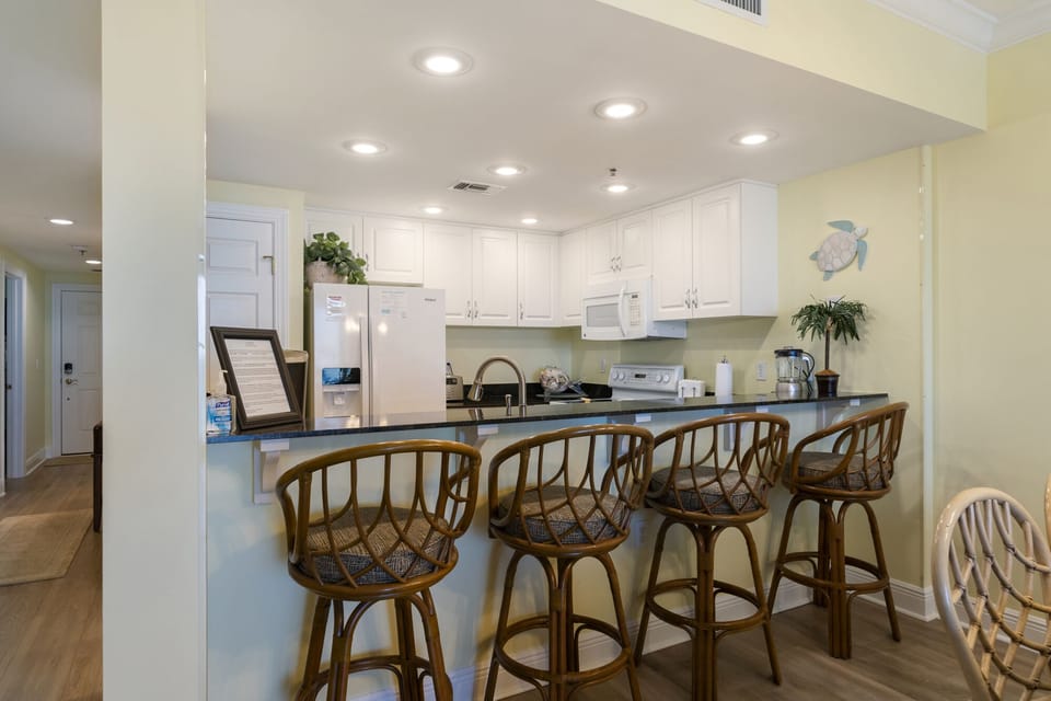 Kitchen Bar Area