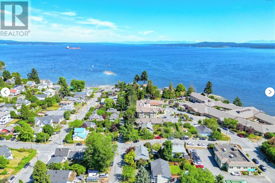 Kin beach - 1 block from suite