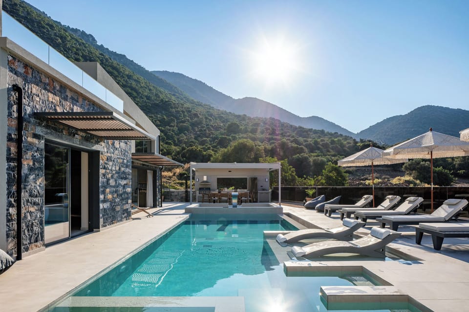 The pool can be heated, at an additional charge upon request.