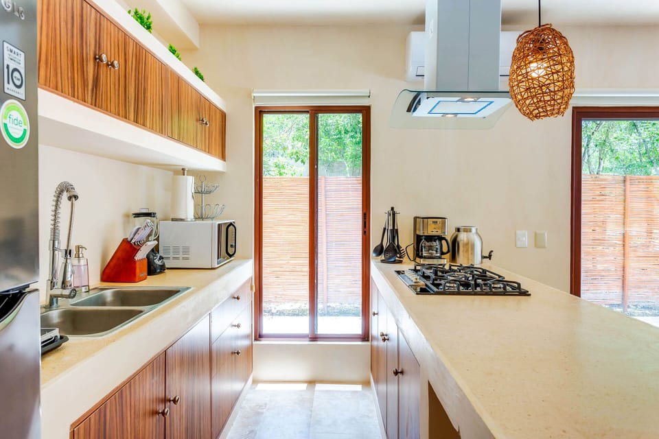 The kitchen has all you need to prepare a meal