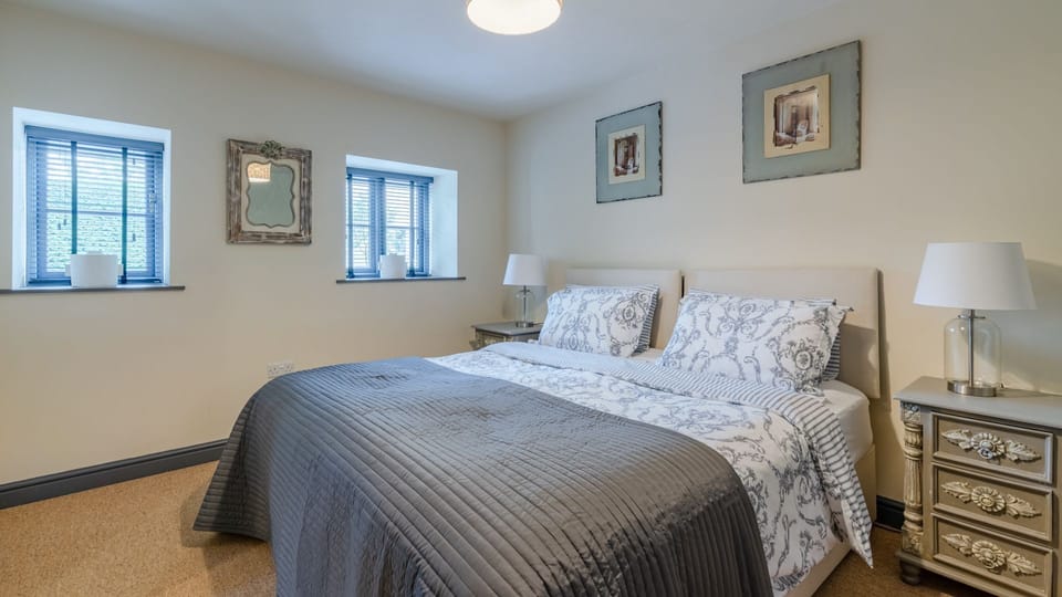 Bedroom One, Buff Lodge, Bolthole Retreats