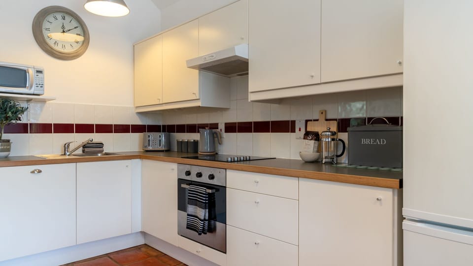 Kitchen, Buff Lodge, Bolthole Retreats