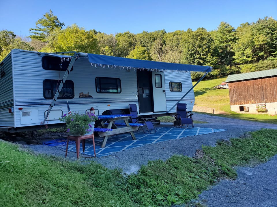 4 zero gravity reclining lawn chairs & picnic table by camper .