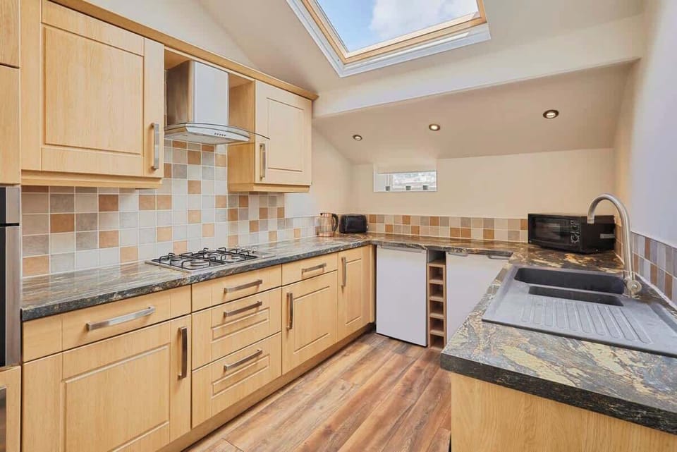 Church View Cottage, Matlock - Host & Stay