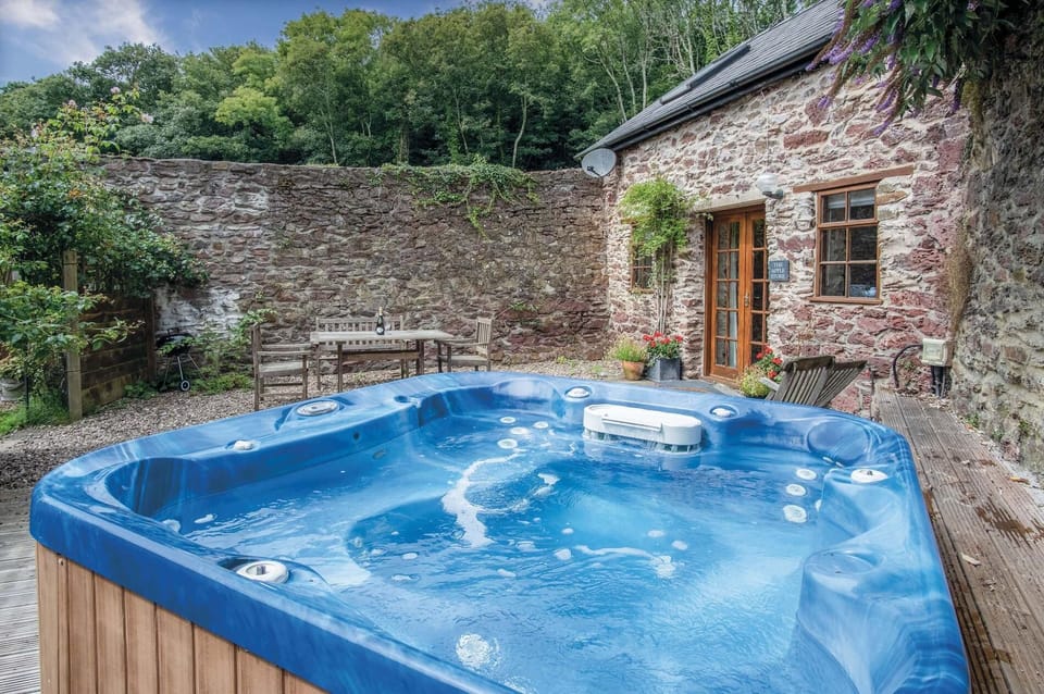 The Apple Store - 1 Bedroom Cottage - St Ishmael's (23388)