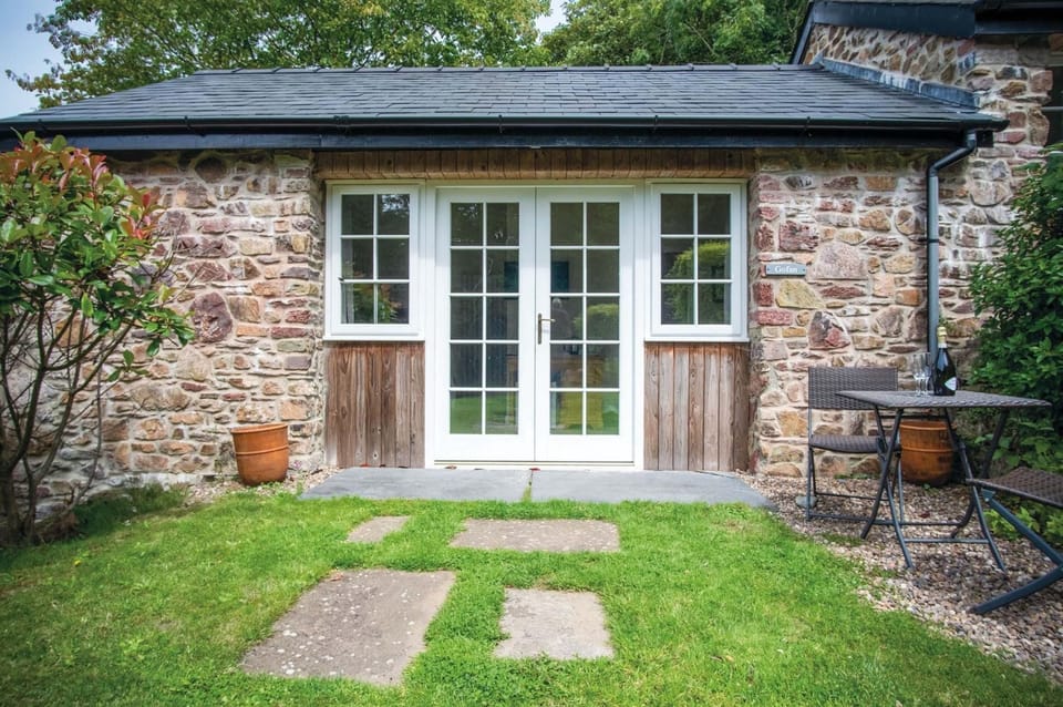 Gofan - 1 Bedroom - St Ishmael's (21555)