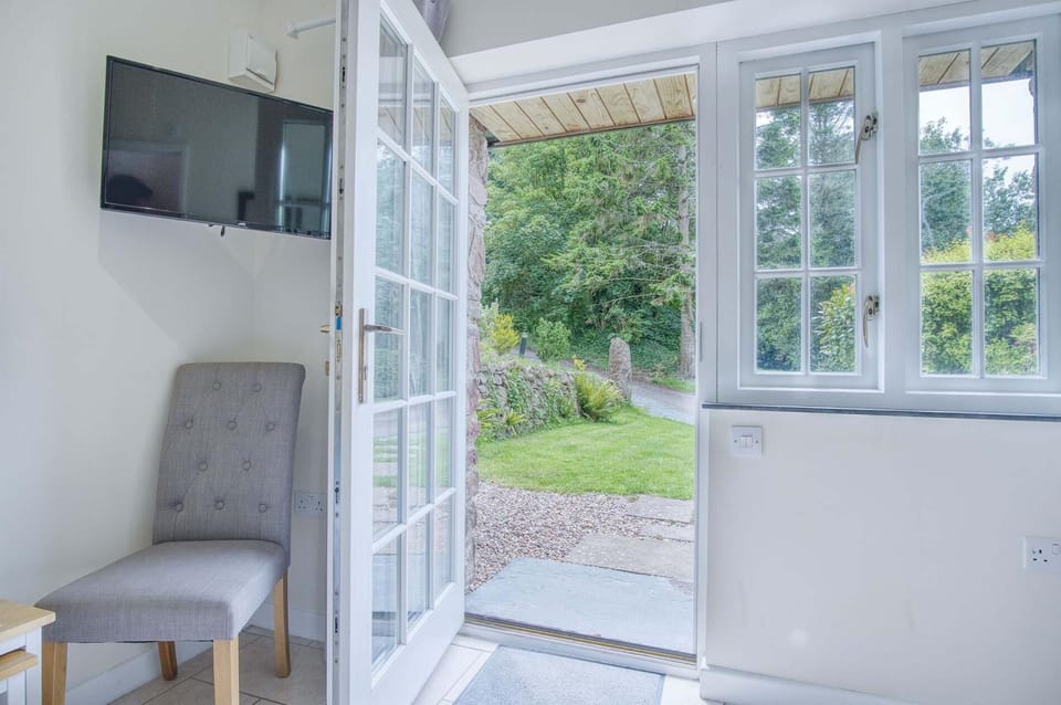 Teilo - 1 Bedroom - St Ishmael's (23145)