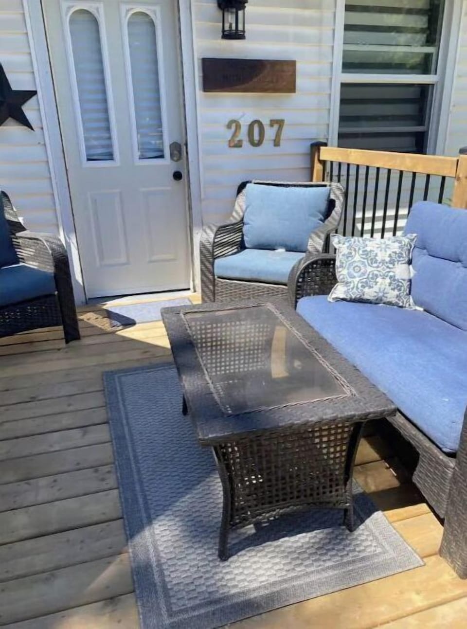 The front deck with lounging for 4