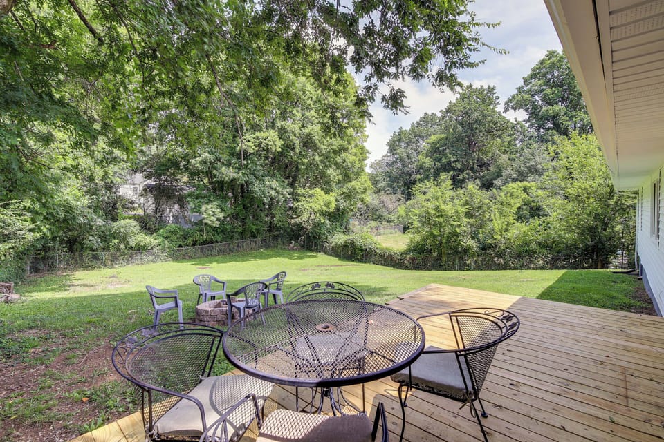 Deck | Dining Area | Fire Pit | Fenced Backyard