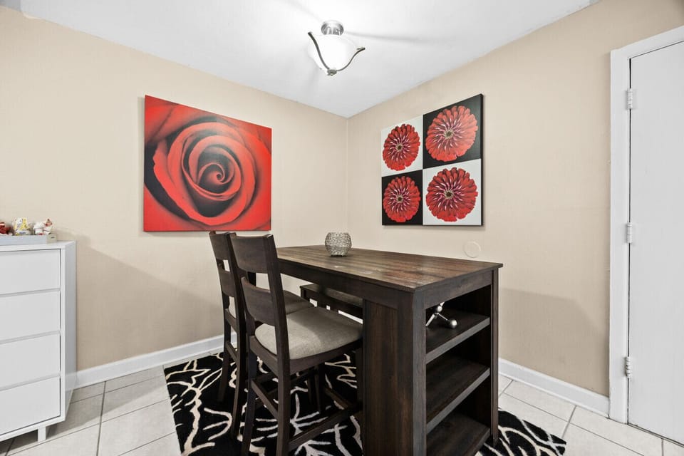 Dining area for 4 people