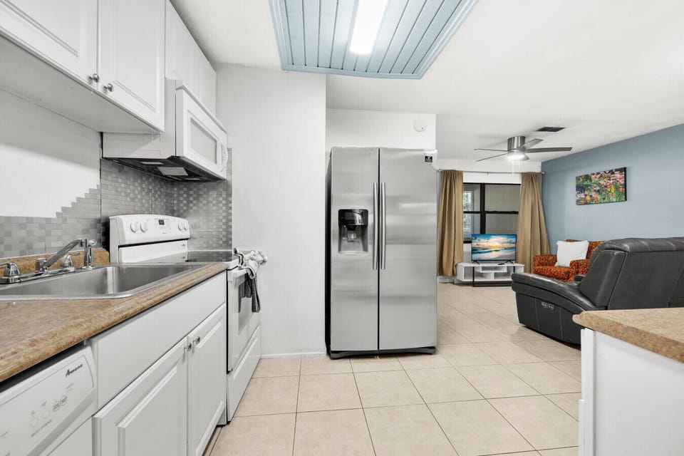 Fully equipped kitchen open to the living room