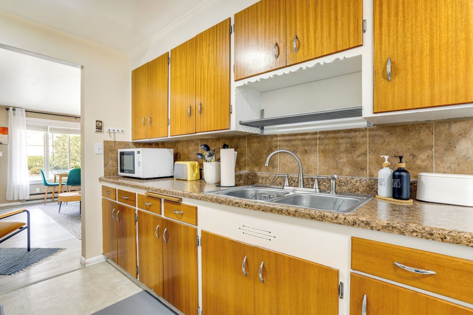 Kitchen | Coffee Bar | Blender