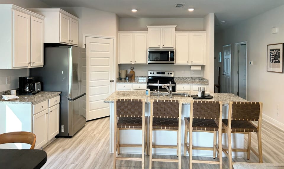 Kitchen/Island