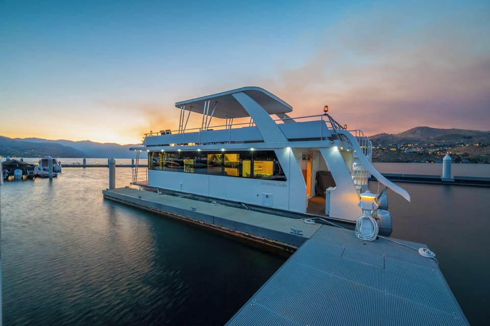 Stationary 2 bedroom, 1 bath houseboat at the end of the dock for added privacy. *Due to marina rules, the water slide is not available for use.