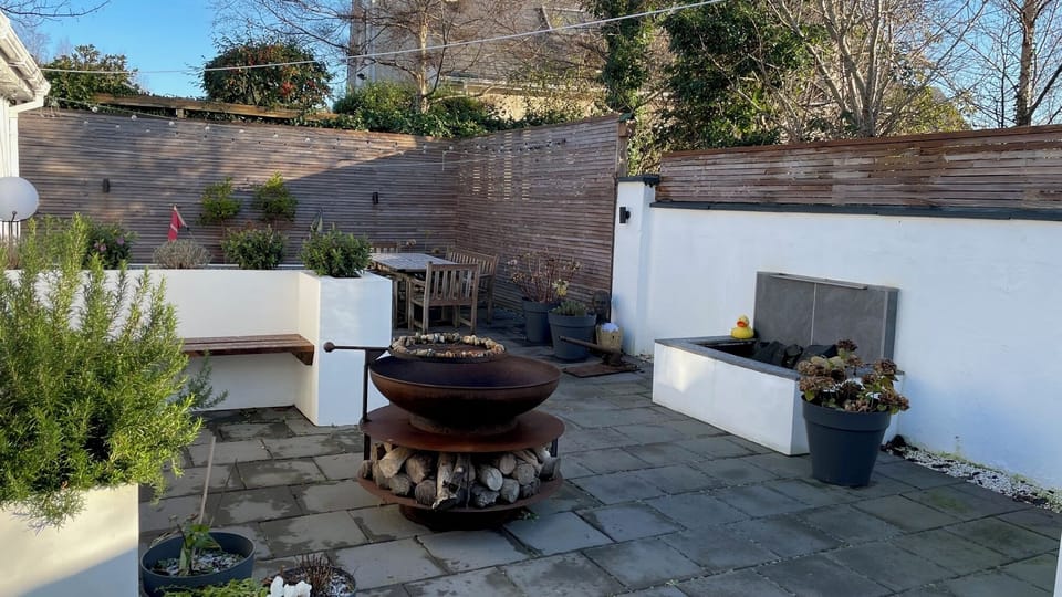 Outside sitting and dining area