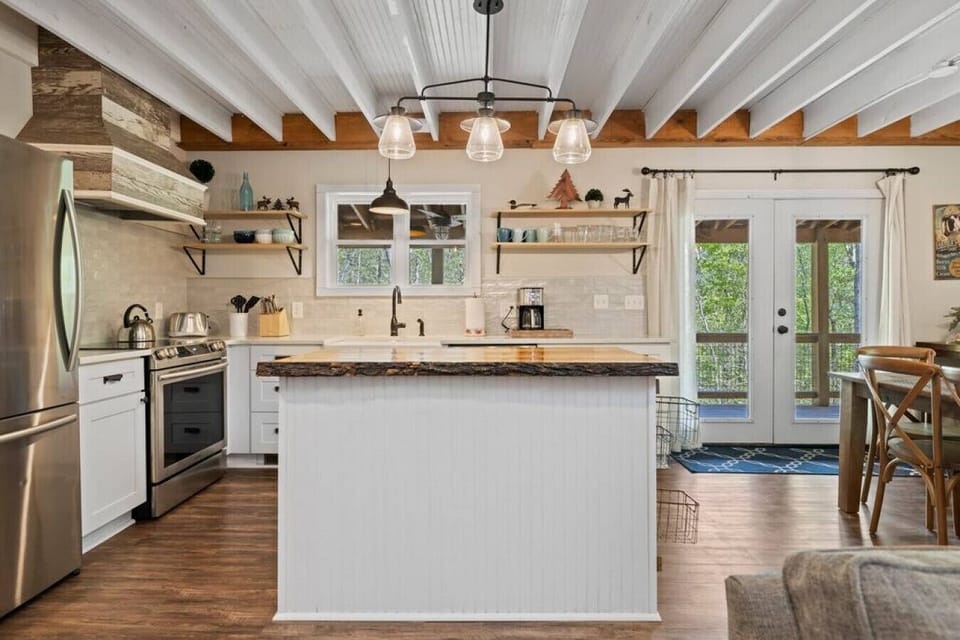 Fully functional kitchen
