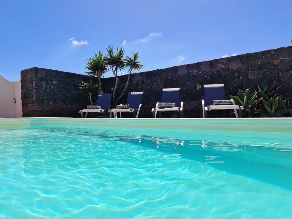 Casa Lagarto - the private pool has high lava stone walls for privacy