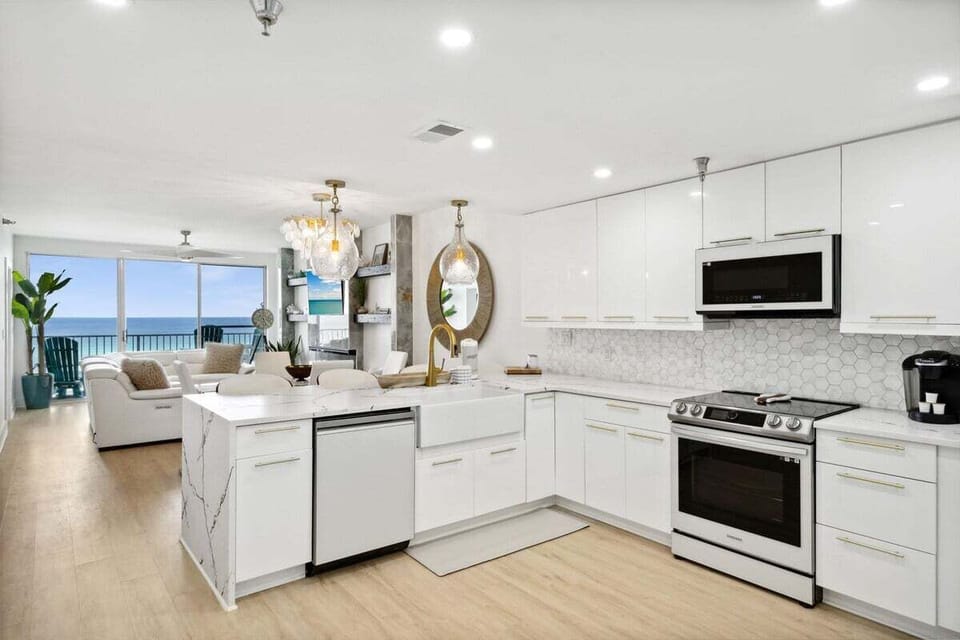 Full kitchen