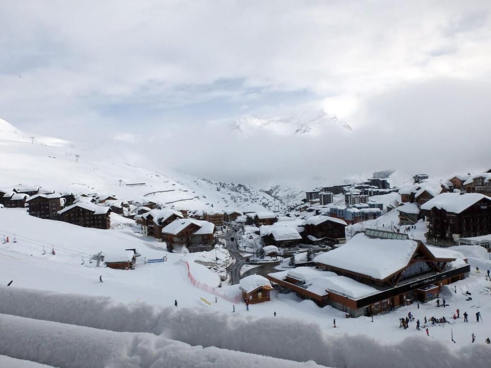 Snow and ski sports