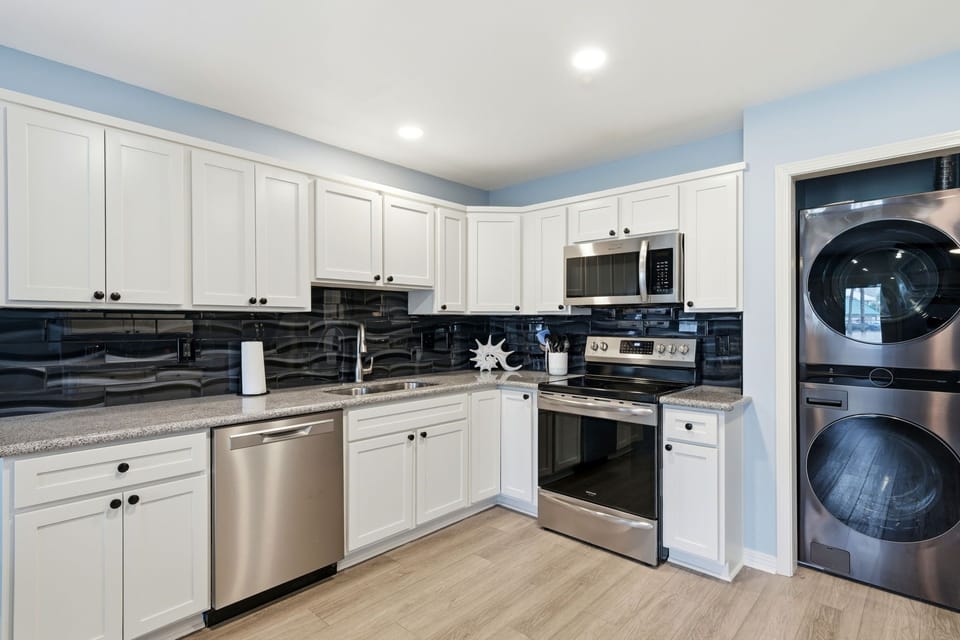 Kitchen- Newly Renovated!